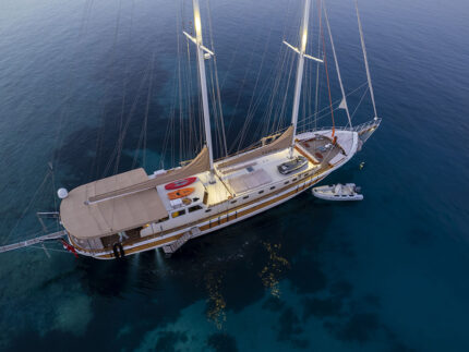 Naviga Yachting l Gulet Torini l Bu yaz tatilin keyfi gulet kiralama ile çıkar